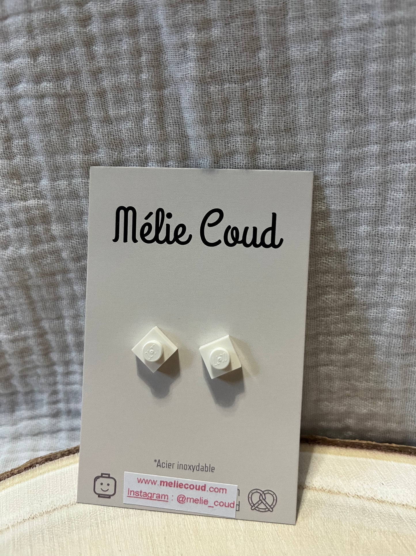 Boucles d’oreilles puces