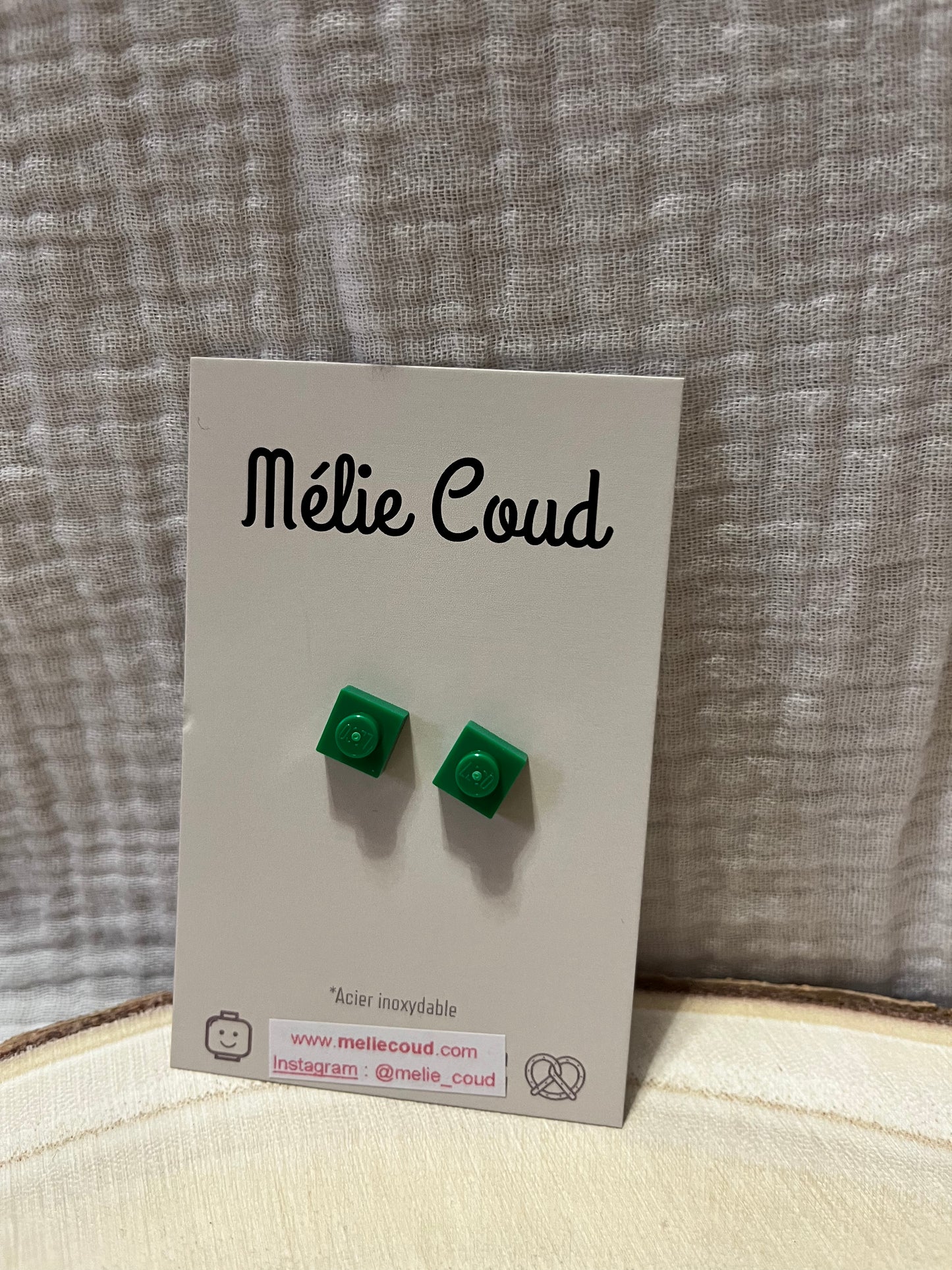 Boucles d’oreilles puces