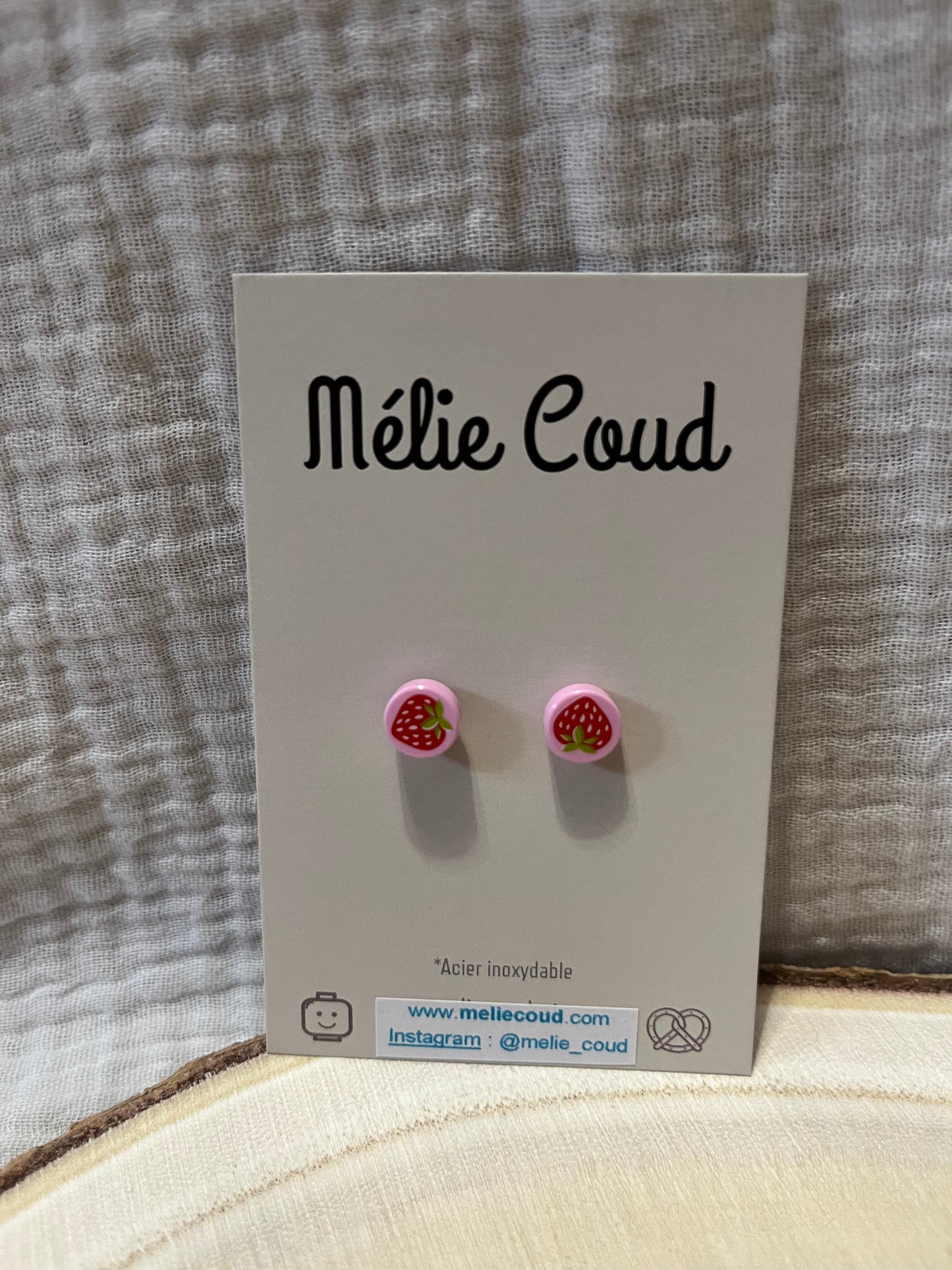 Boucles d’oreilles puces fraises